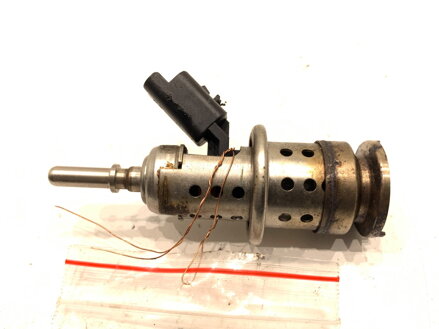 Vstřikovač SCR Peugeot 508 SW II (FC_, FJ_, F4_) 2018 - 2022 9813930180