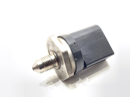 Čidlo tlaku paliva Audi A4 B8 (8K2) 2007 - 2015 0261545035