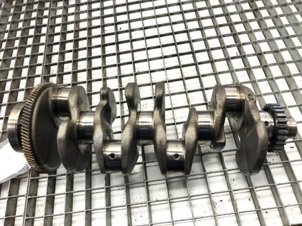 Hřídel klikový VW Passat B8 Variant (3G5, CB5) 2014 - 2022