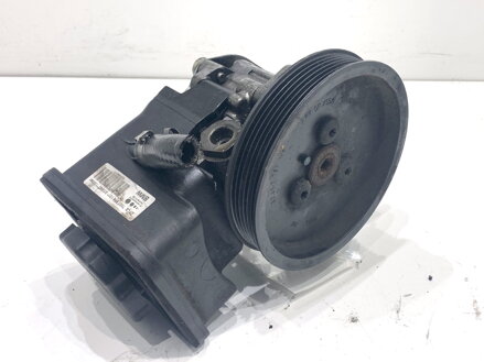 Servočerpadlo BMW 5 Touring (E61) 2004 - 2010 7693974