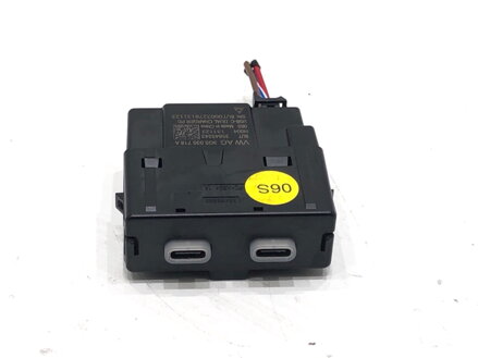 Zásuvka / uložení USB Skoda Kamiq (NW4) 2019 - 2022 3G5035718A