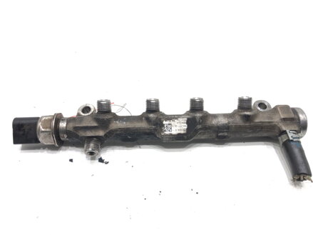 Vstřikovací rampa S čidlem VW Passat B8 Variant (3G5, CB5) 2014 - 2022