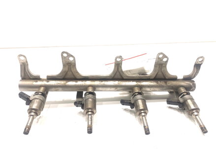 Vstřikovací rampa S wtryskami Audi A4 B8 Avant (8K5) 2007 - 2015 06J133317G