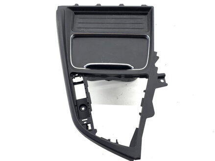 Držák NA nápoje BMW 3 (F30, F80) 2011 - 2018 105495997C