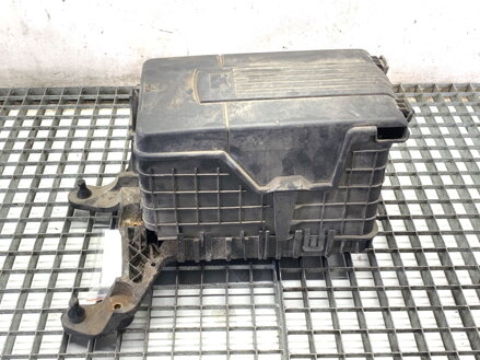 Základna akumulátoru VW Passat B7 Variant (365) 2010 - 2015 1K0915325B