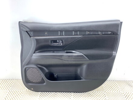 Tapecírung dveří pravý přední Mitsubishi Outlander III (GG_W, GF_W, ZJ, ZL, ZK) 2010 - 2022