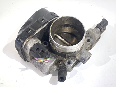 Škrticí klapka Audi A4 B6 Avant (8E5) 2000 - 2005 06B133062D