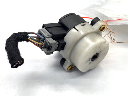 Kostka / konektor spínací skříňky Volvo S60 I (384) 2000 - 2010 8645228