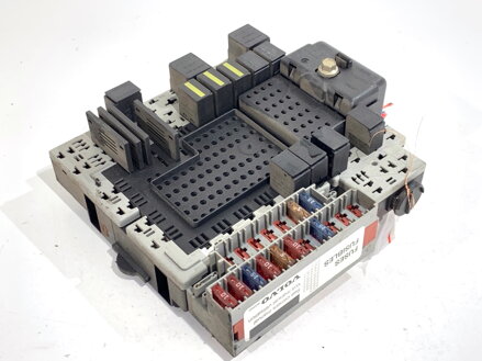 Pojistková skříňka Volvo S60 I (384) 2000 - 2010 8622520