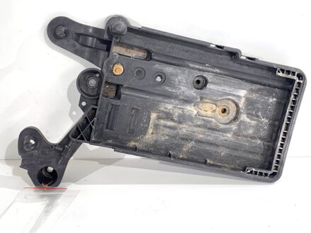 Základna akumulátoru VW Golf VII (5G1, BQ1, BE1, BE2) 2012 - 2022 5Q0915321G