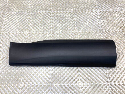 Lišta dveří pravá zadní Nissan Qashqai III (J12) 2021 - 2022 82870-6UA5A