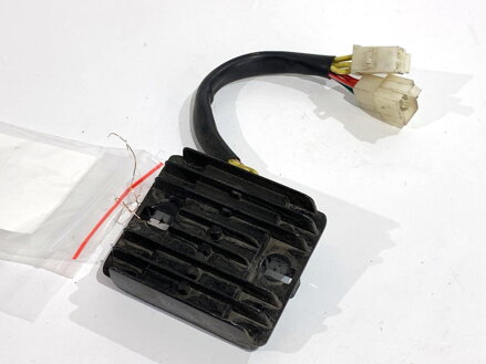 Regulátor napětí Junak 906