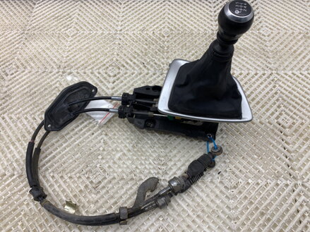 Řadicí páka volič převodovky Toyota Auris (_E18_) 2012 - 2018