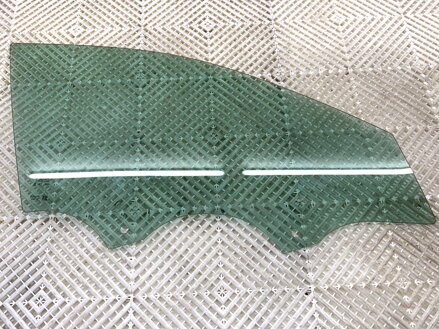 Okno pravé přední Skoda Octavia IV Combi (NX5) 2019 - 2022 5E3845202