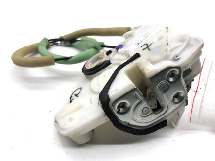 Zámek dveří levý přední Mazda 3 Sedan (BM_, BN_) 2013 - 2022