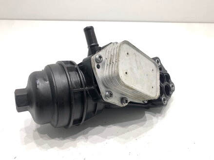 Základna filtru oleje Mercedes-benz CLA Coupe (C117) 2013 - 2019