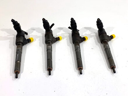 Vstřikovače sada Opel Astra H GTC (A04) 2005 - 2010 0445110183