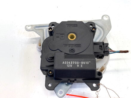 Motor radiátoru topení Toyota Avensis (_T25_) 2003 - 2008 AE063700-8610
