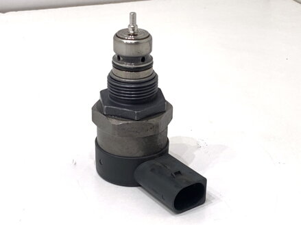 Regulátor tlaku paliva BMW 5 Touring (E61) 2004 - 2010 0281002481