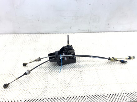 Řadicí páka volič převodovky Opel Astra J Sports Tourer (P10) 2010 - 2015 55577540