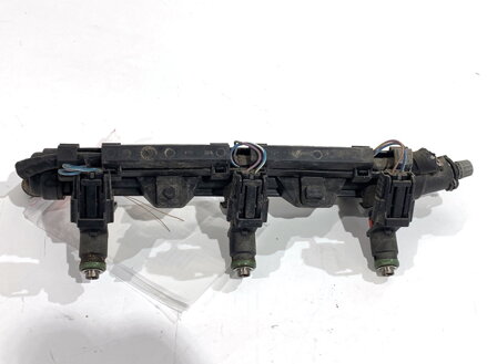 Vstřikovací rampa VW Polo V (6R1, 6C1) 2009 - 2022 03E133320A