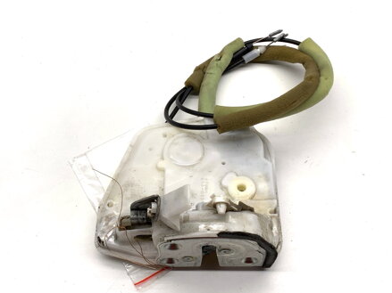 Zámek dveří levý přední Mazda 2 (DE_, DH_) 2007 - 2015