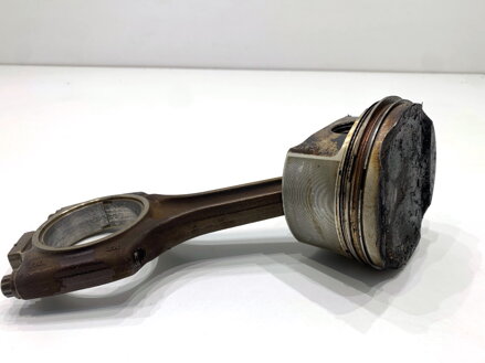 Píst S ojnicí Porsche Cayenne (9PA) 2002 - 2010