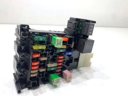 Pojistková skříňka Skoda Octavia III Combi (5E5, 5E6) 2012 - 2022 5Q0937615C