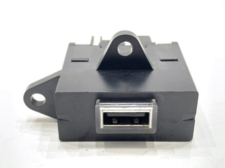 Zásuvka / uložení USB Alfa Romeo Stelvio (949_) 2016 - 2022 00505493820