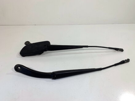 Stěrač sada přední Mercedes-benz Class A (W176) 2012 - 2018 A1768203600 A1768203400
