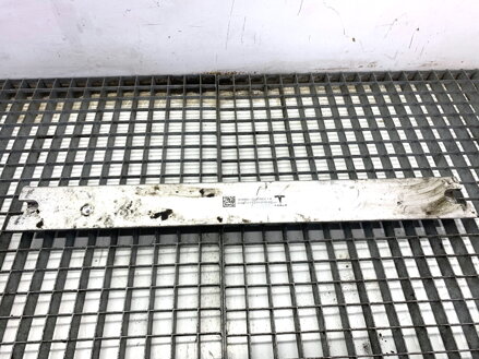 Výztuha horní kufru přední Tesla Model Y (5YJY) 2019 - 2022 1636605-00-A