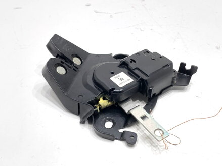 Zámek víka kufru zadní Mazda 3 (BM, BN) 2013 - 2022