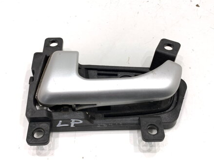 Klika vnitřní levá přední KIA Sportage III (SL) 2009 - 2022 82610-3U000