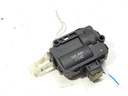 Servomotor / vzpěra zámku víka kufru Skoda Superb II Kombi (3T5) 2009 - 2015