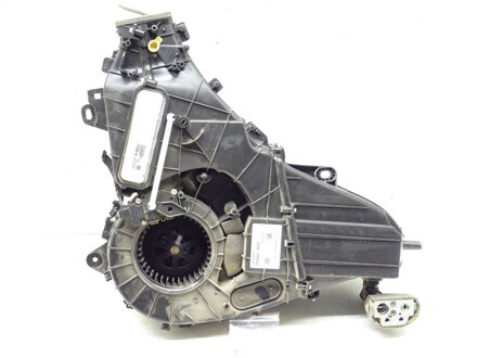 Radiátor topení kombajn zadní VW Touareg (7P5, 7P6) 2010 - 2018 7P6820003C