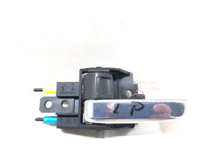 Klika přední levá vnitřní Mitsubishi Outlander III (GG_W, GF_W, ZJ, ZL, ZK) 2010 - 2022