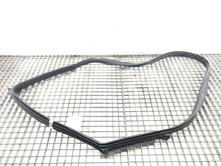 Těsnění dveří zadní levé Maserati Quattroporte VI 2012 - 2022