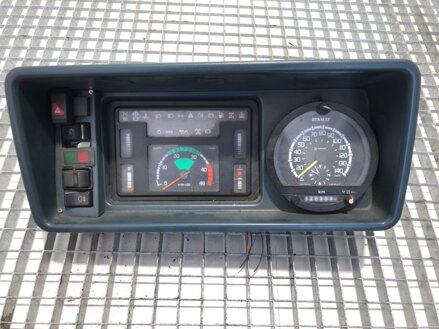 Přístrojová deska rozváděcí budíky Renault Trucks Marco Polo