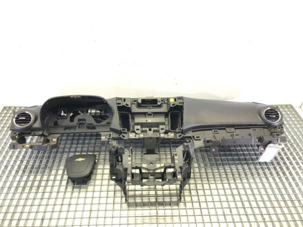 Palubní deska / kokpit polštář spolujezdce řidiče Chevrolet Orlando (J309) 2010 - 2022