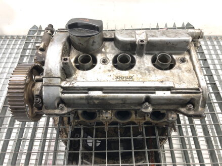 Hlava válců levá Audi A6 C5 (4B2) 1997 - 2005 AGA
