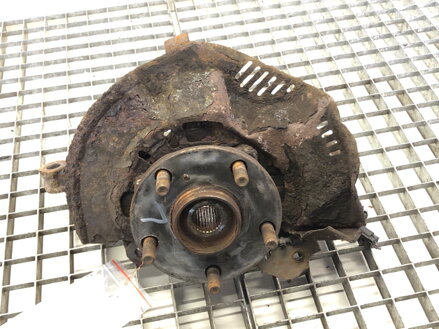 Otoč levá přední Toyota Auris (_E15_) 2006 - 2012