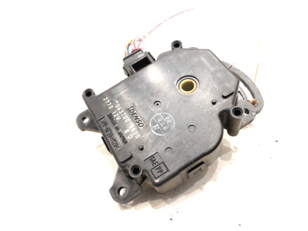Motor radiátoru topení Toyota Avensis Verso (_M2_) 2001 - 2011 063700-8600