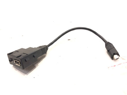 Zásuvka / uložení USB Opel Astra J Sports Tourer (P10) 2010 - 2015 13360040