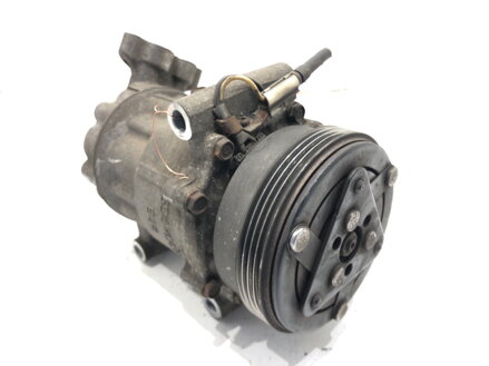 Kompresor klimatizace Renault Thalia II (LU_) 2008 - 2022 8200840770A