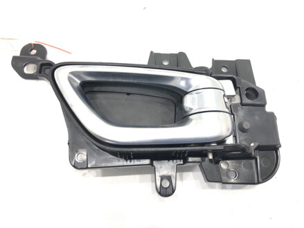 Klika vnitřní pravá zadní Jeep Compass (MP, M6) 2016 - 2022