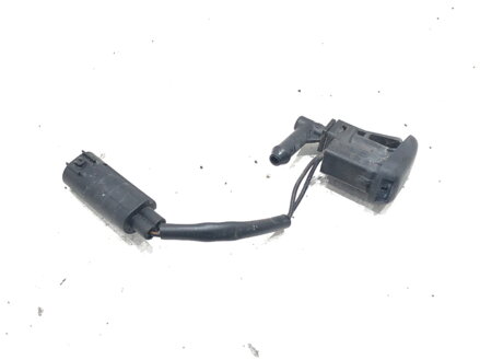Tryska ostřikovače levý BMW X3 (E83) 2003 - 2011 7110851