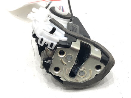 Zámek dveří pravý zadní Toyota Yaris (_P13_) 2010 - 2022