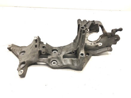 Držák čerpadla vstřikovací Skoda Octavia III Combi (5E5, 5E6) 2012 - 2022 04L903143B