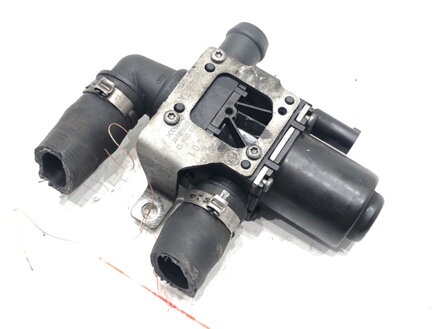 Vodní ventil BMW 5 (F10) 2009 - 2016 8572513