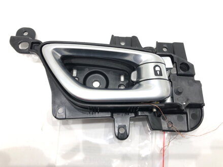 Klika vnitřní pravá zadní Jeep Compass (MP, M6) 2016 - 2022